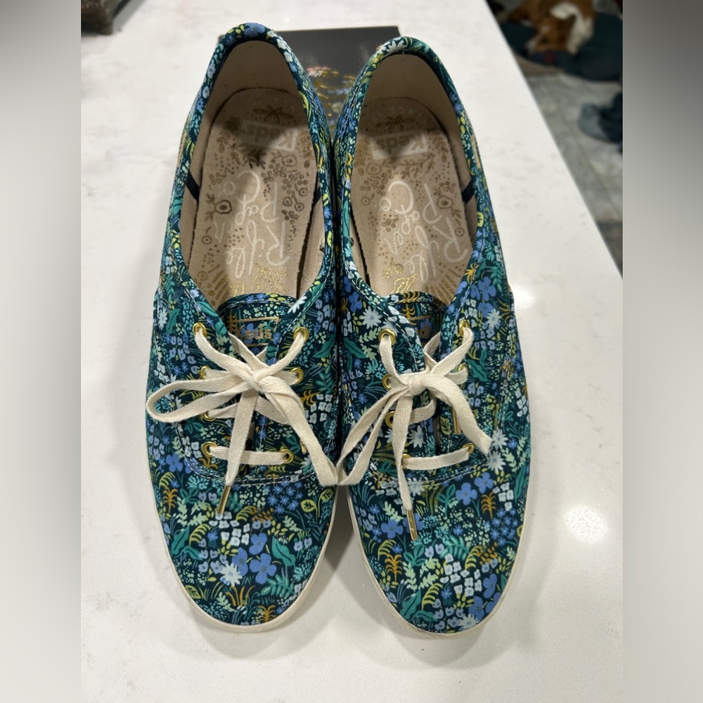 Keds Rifle sneakers size 10 in box